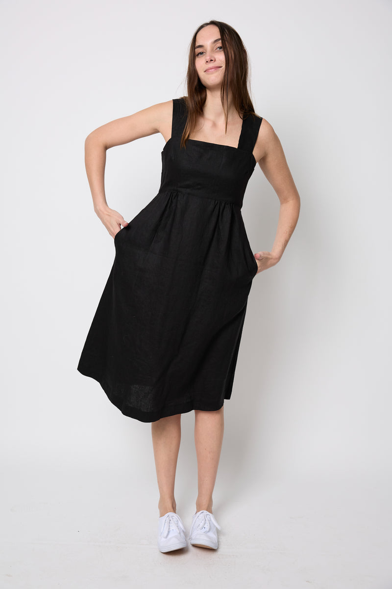 Pinafore º Black