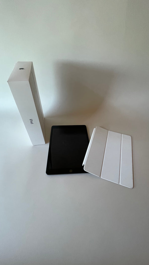 Apple Ipad - 9th Generation with Wifi + Cover 64GB